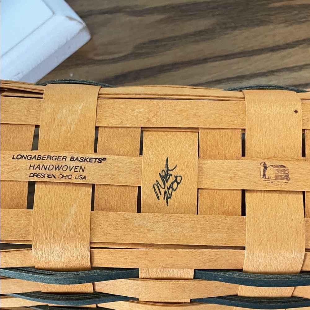 Longaberger Heartland Collection Hand woven muffin basket with fabric liner and - Picture 7 of 11